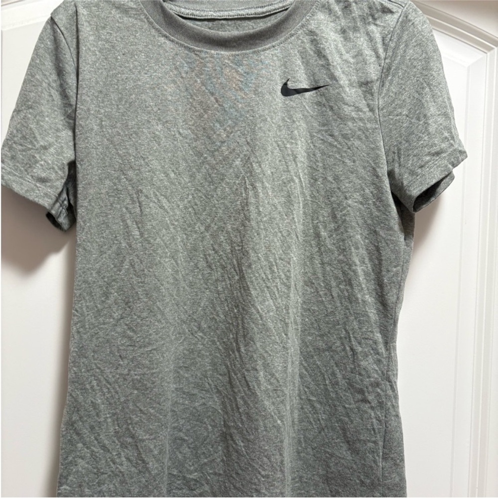 $5/$25 Nike Heather Gray Tee. Make a bundle.